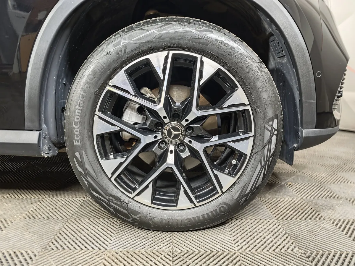 Mercedes-Benz GLC 260 L 9G-TRONIC 4MATIC (204 л.с.) Luxury Черный в АВИЛОН. Слайд №9