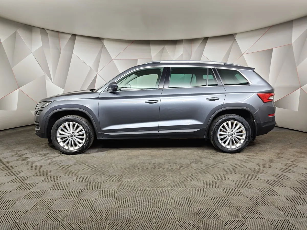 Skoda Kodiaq 2.0 TSI DSG 4WD (180 л.с.) Style Plus Серый в АВИЛОН. Слайд №5