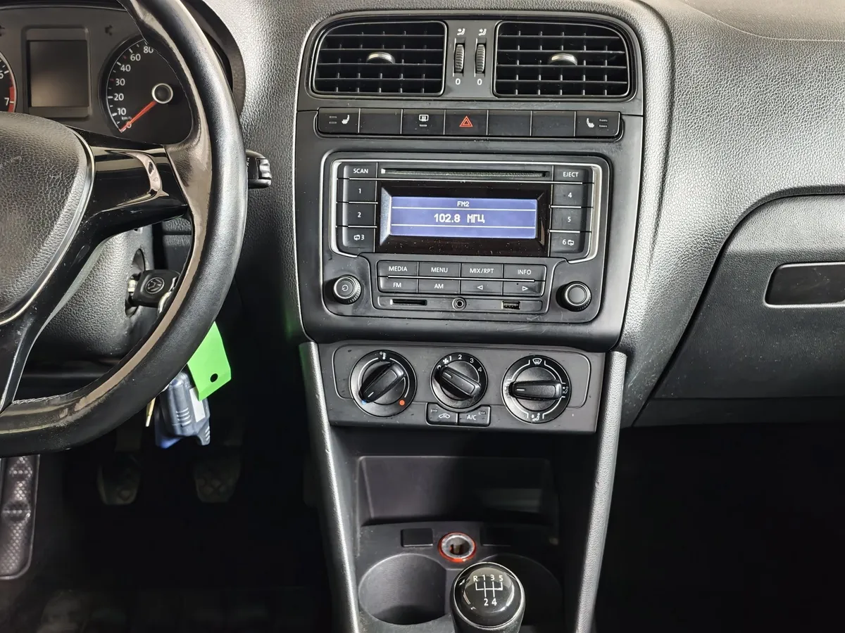 Volkswagen Polo 1.6 MT (105 л.с.) Comfortline Коричневый в АВИЛОН. Слайд №15