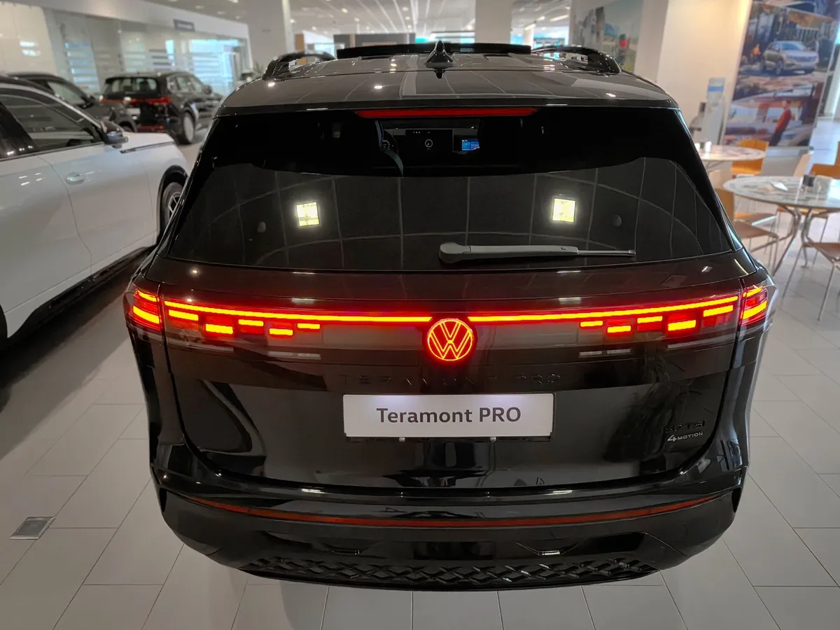 Volkswagen Teramont PRO 2.0 TSI 7DSG 4Motion (272 л.с.) R-Line Черный в АВИЛОН. Слайд №4
