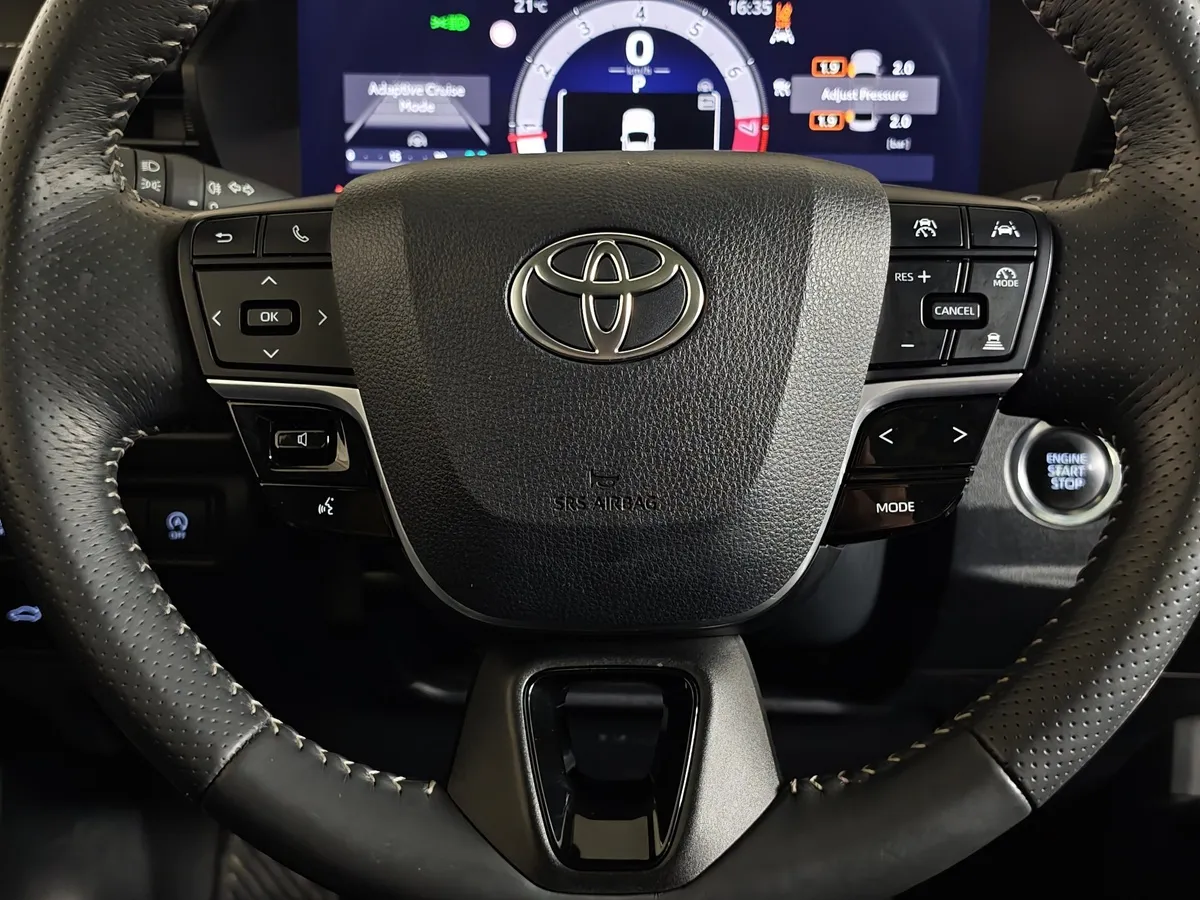 Toyota Camry 2.0 AT (173 л.с.) Sport Белый в АВИЛОН. Слайд №23