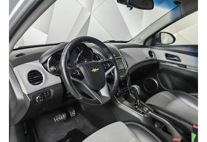 Chevrolet Cruze 1.4 Turbo AT (140 л.с.) Серебристый в АВИЛОН. Слайд №18