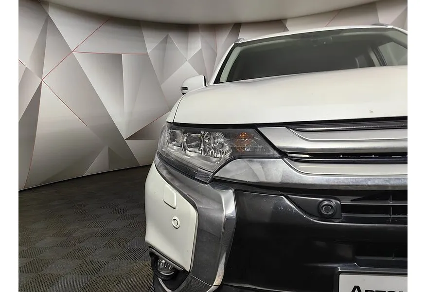 Mitsubishi Outlander 2.4 CVT 4WD (167 л.с.) Белый в АВИЛОН. Слайд №19