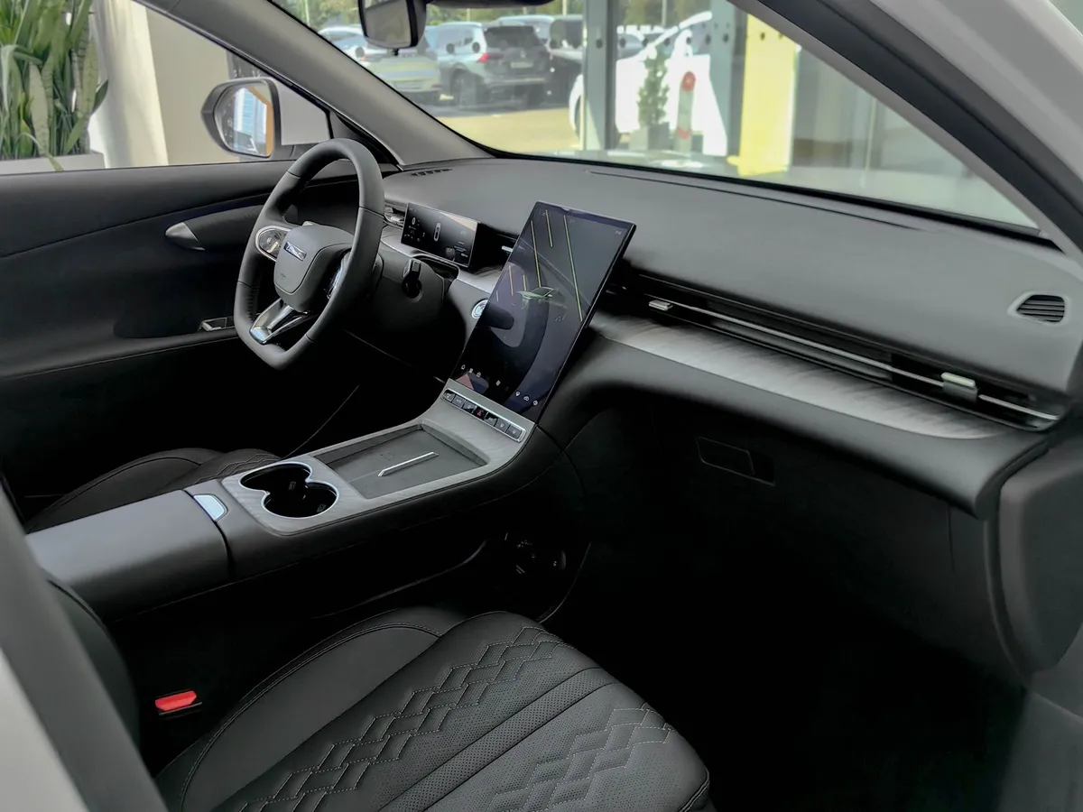 TENET Plus L6 1.5T 6DCT 2WD (147 л.с.) Ультра Белый в АВИЛОН. Слайд №10