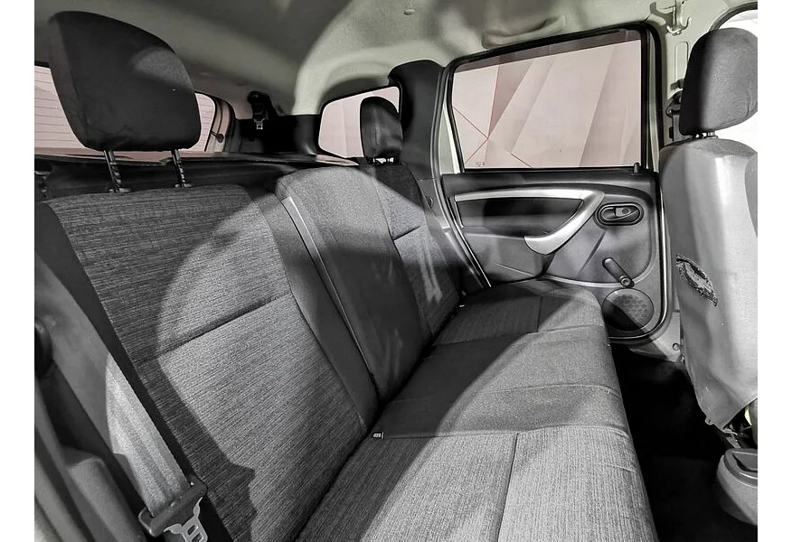 Renault Duster 1.6 MT 4x4 (105 л.с.) Бежевый в АВИЛОН. Слайд №17