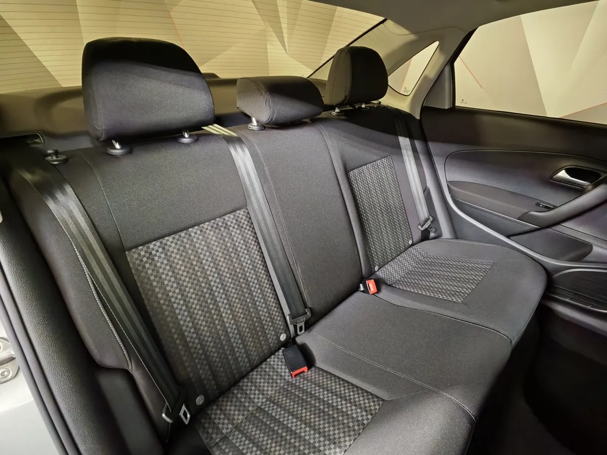 Volkswagen Polo 1.6 MT (105 л.с.) Trendline Серебристый в АВИЛОН. Слайд №16