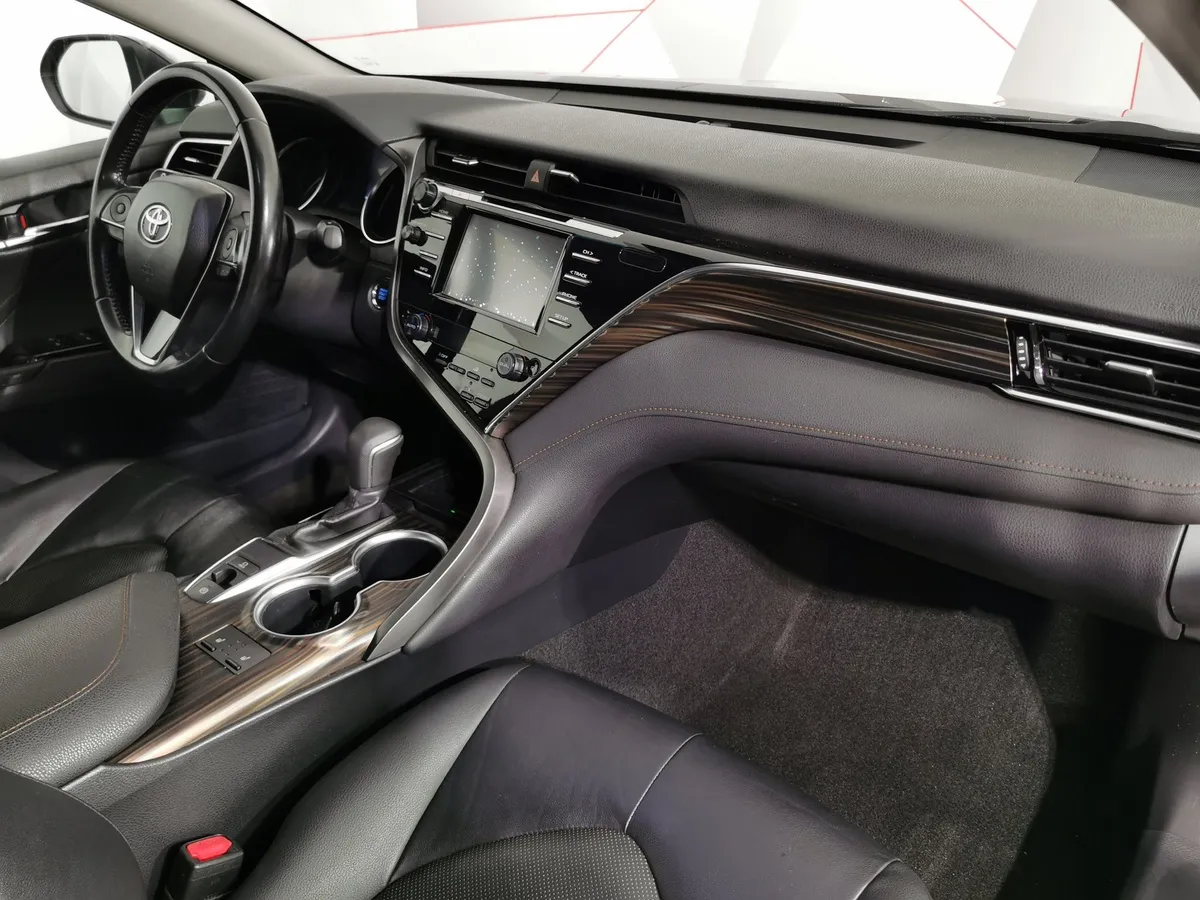 Toyota Camry 2.5 AT (181 л.с.) Черный в АВИЛОН. Слайд №12