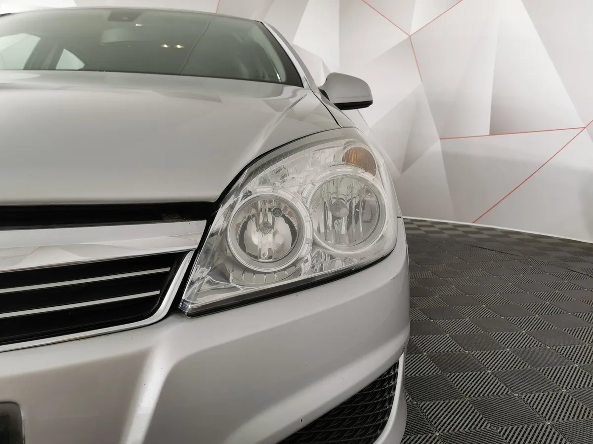Opel Astra 1.6 MT (115 л.с.) Серебристый в АВИЛОН. Слайд №10