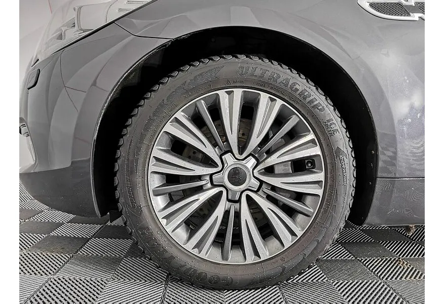 Kia Quoris 3.8 AT (334 л.с.) Premium Серый в АВИЛОН. Слайд №9