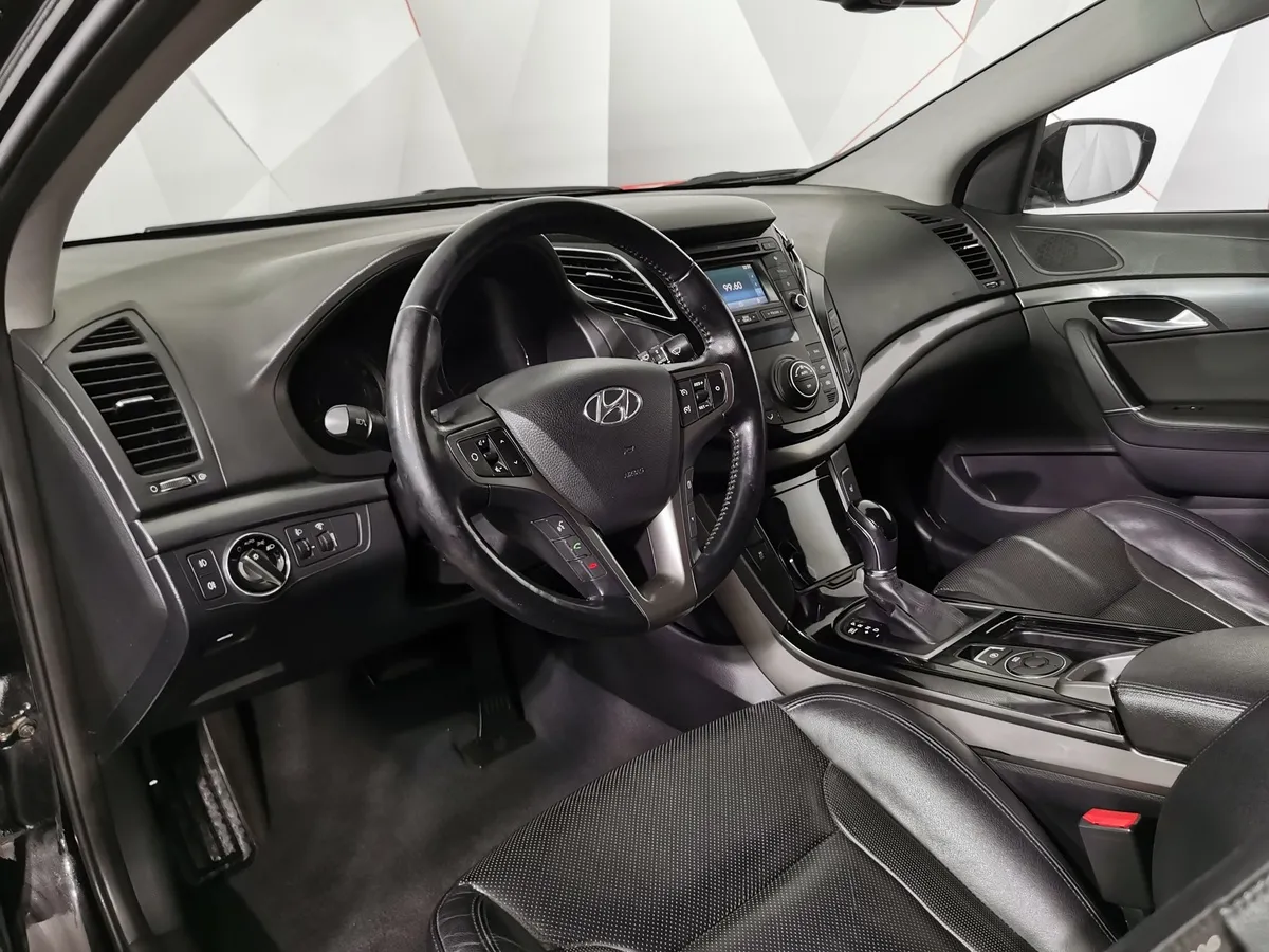 Hyundai i40 2.0 AT (150 л.с.) Business Черный в АВИЛОН. Слайд №18