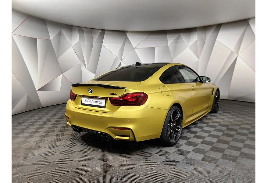 BMW M4 3.0 DCT (450 л.с.) Желтый в АВИЛОН. Слайд №2
