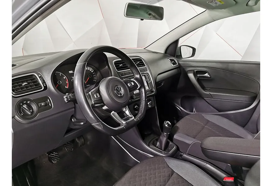 Volkswagen Polo 1.6 MPI MT (110 л.с.) Connect Серебристый в АВИЛОН. Слайд №19