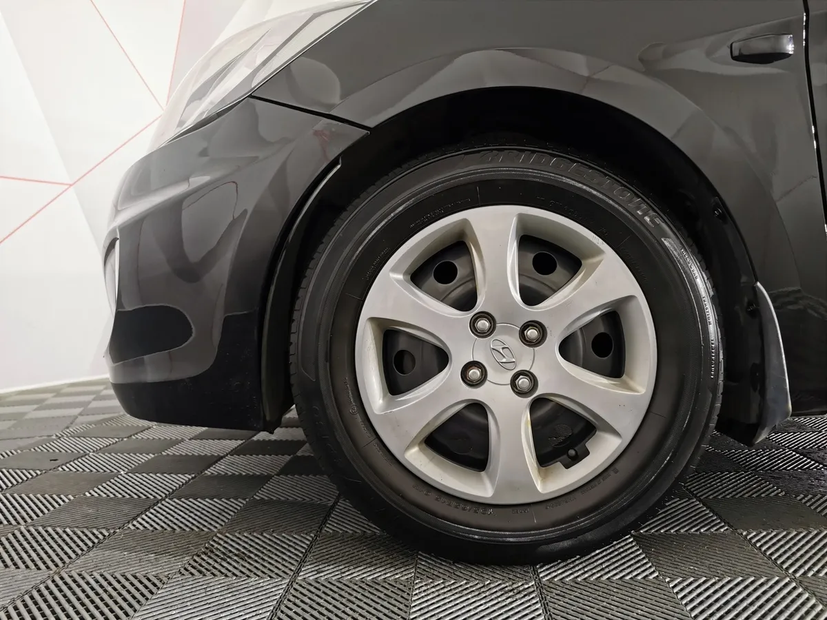 Hyundai Solaris 1.4 MT (107 л.с.) Active Черный в АВИЛОН. Слайд №9