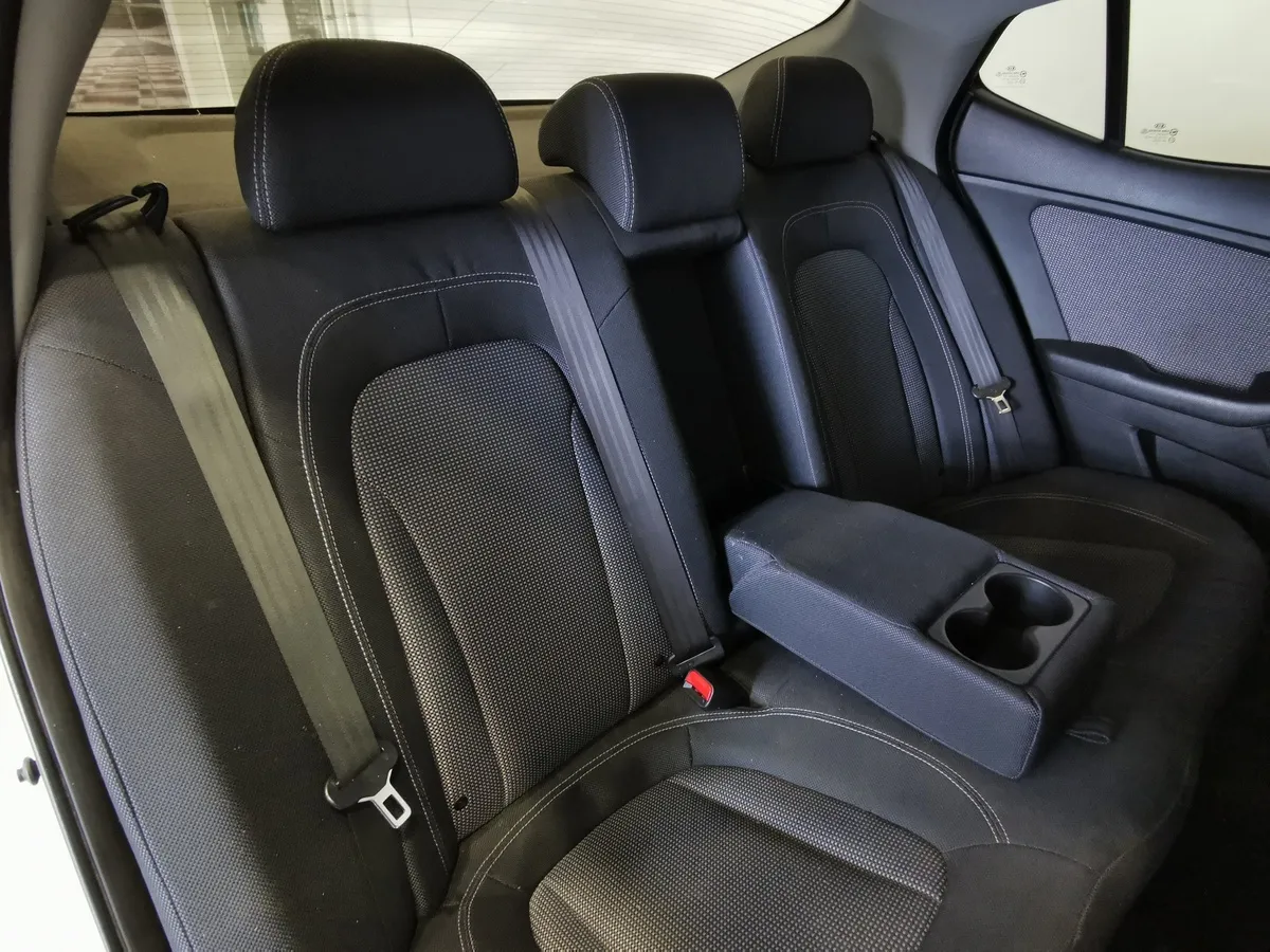 Kia Optima 2.0 AT (150 л.с.) Comfort Белый в АВИЛОН. Слайд №16