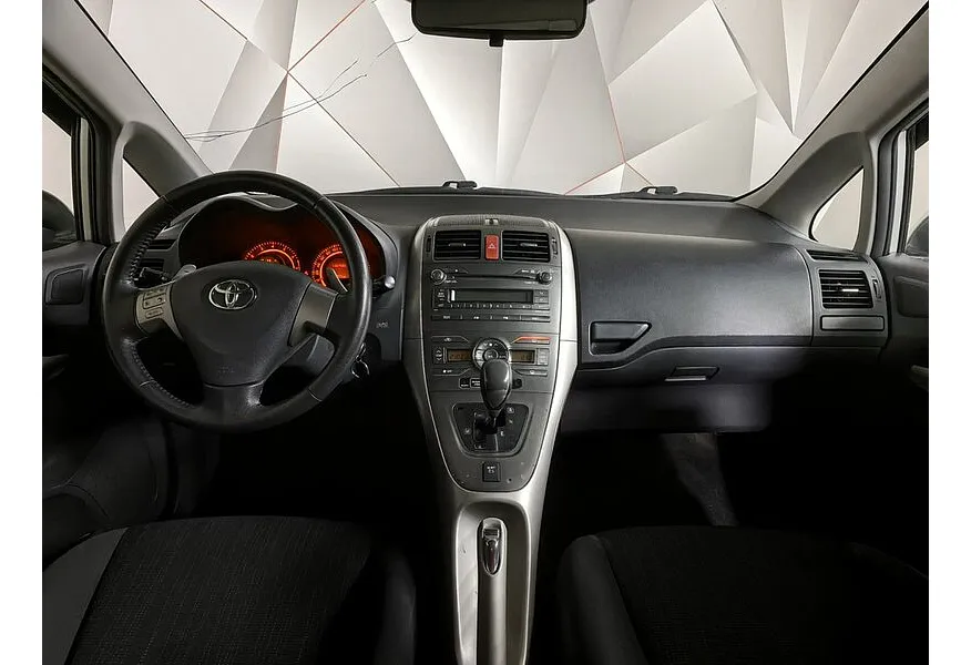 Toyota Auris 1.6 MMT (124 л.с.) Серебристый в АВИЛОН. Слайд №11 Toyota Auris 1.6 MMT (124 л.с.) Серебристый в АВИЛОН. Слайд №11