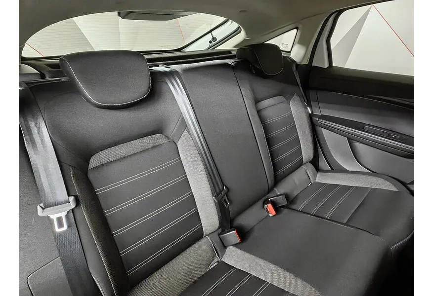 Renault Arkana 1.3 CVT 2WD (150 л.с.) Белый в АВИЛОН. Слайд №17 Renault Arkana 1.3 CVT 2WD (150 л.с.) Белый в АВИЛОН. Слайд №17