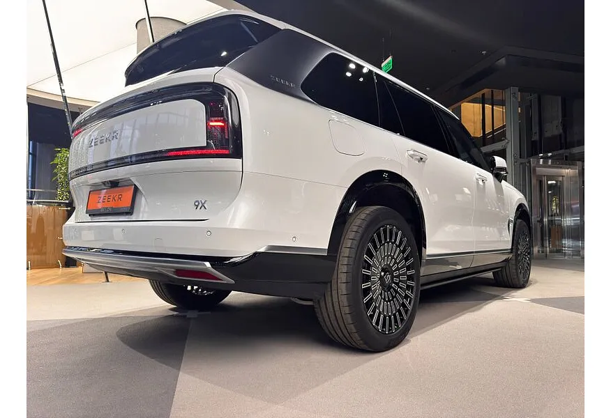 Zeekr 9X 2.0h AT 4WD (1177 л.с.) Ultra Белый в АВИЛОН. Слайд №6