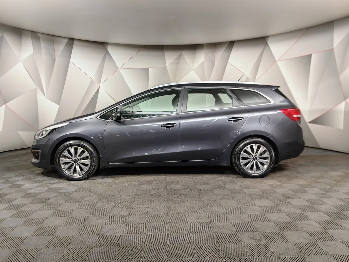 Kia Ceed 1.6 DCT (135 л.с.) Prestige Серый в АВИЛОН. Слайд №5