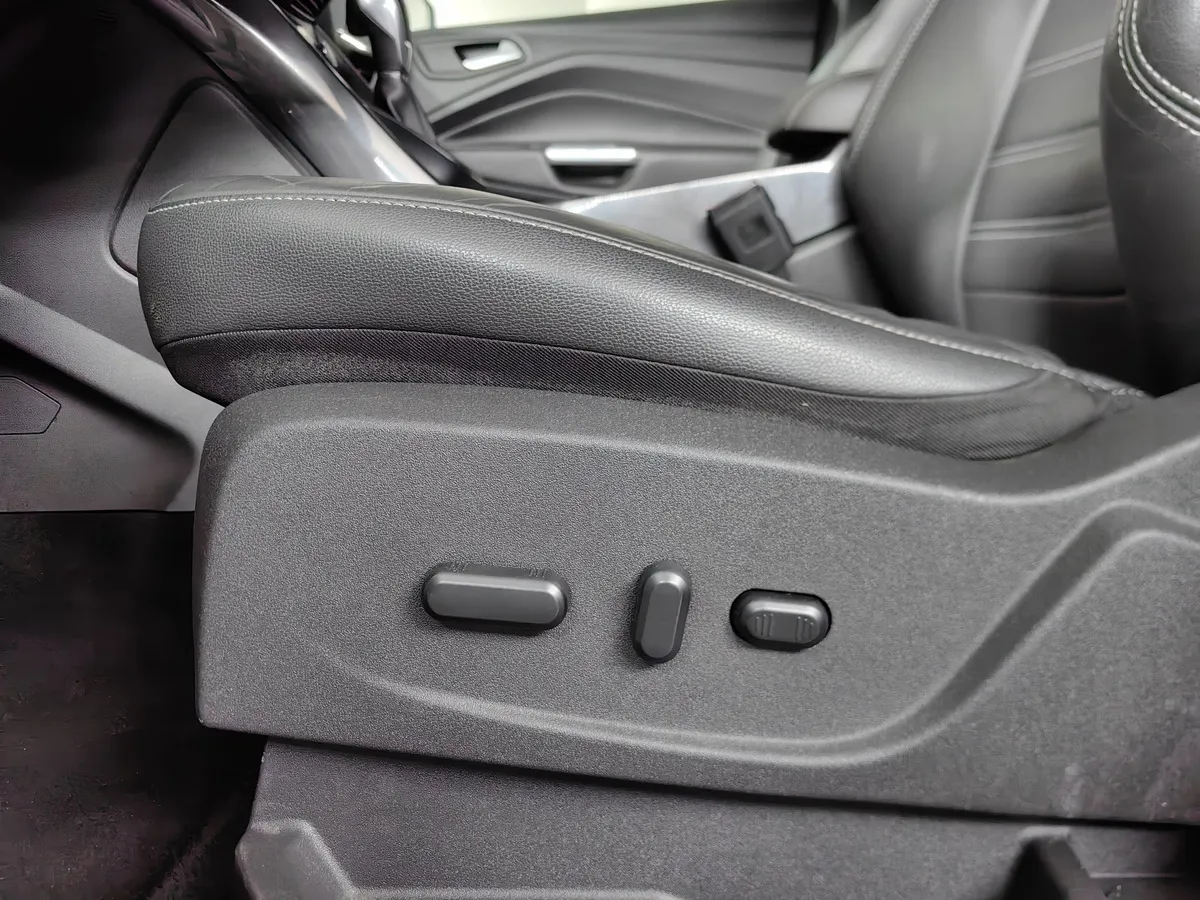 Ford Kuga 1.5 EcoBoost AT AWD (150 л.с.) Titanium Белый в АВИЛОН. Слайд №22