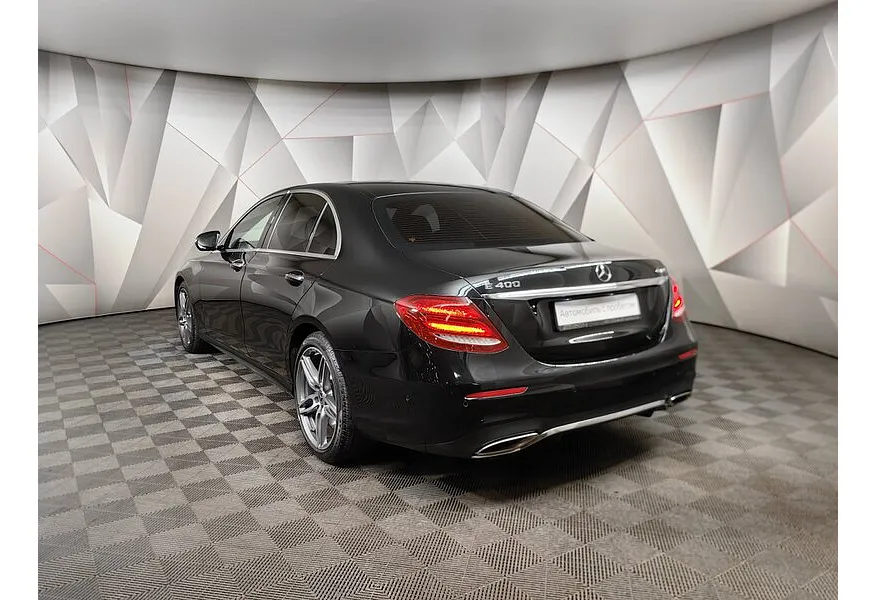 Mercedes-Benz E-Класс E 400 4MATIC 9G-TRONIC (333 л.с.) Черный в АВИЛОН. Слайд №4