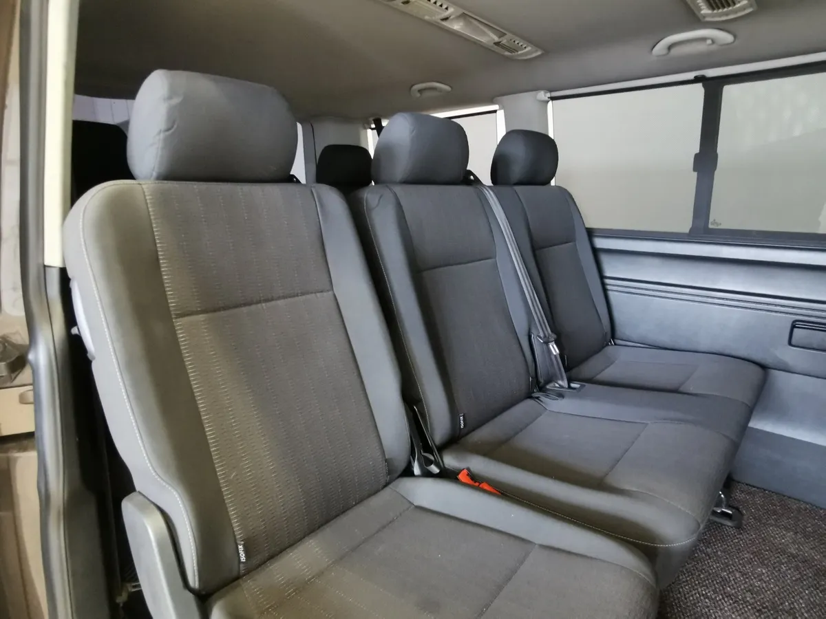 Volkswagen Caravelle 2.0 TDI MT L1 (140 л.с.) Comfortline Коричневый в АВИЛОН. Слайд №16