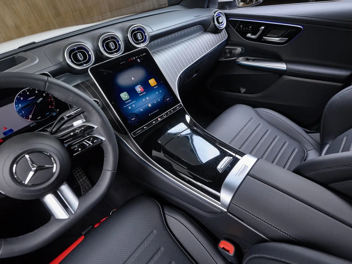 Mercedes-Benz GLC Купе 260 9G-TRONIC 4MATIC (204 л.с.) Белый в АВИЛОН. Слайд №12