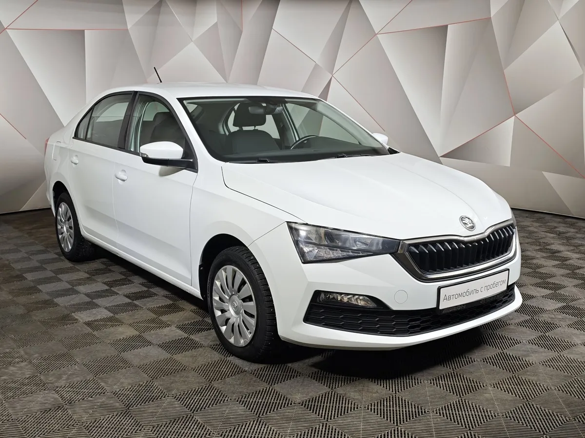 Skoda Rapid 1.6 AT (110 л.с.) Белый в АВИЛОН. Слайд №3
