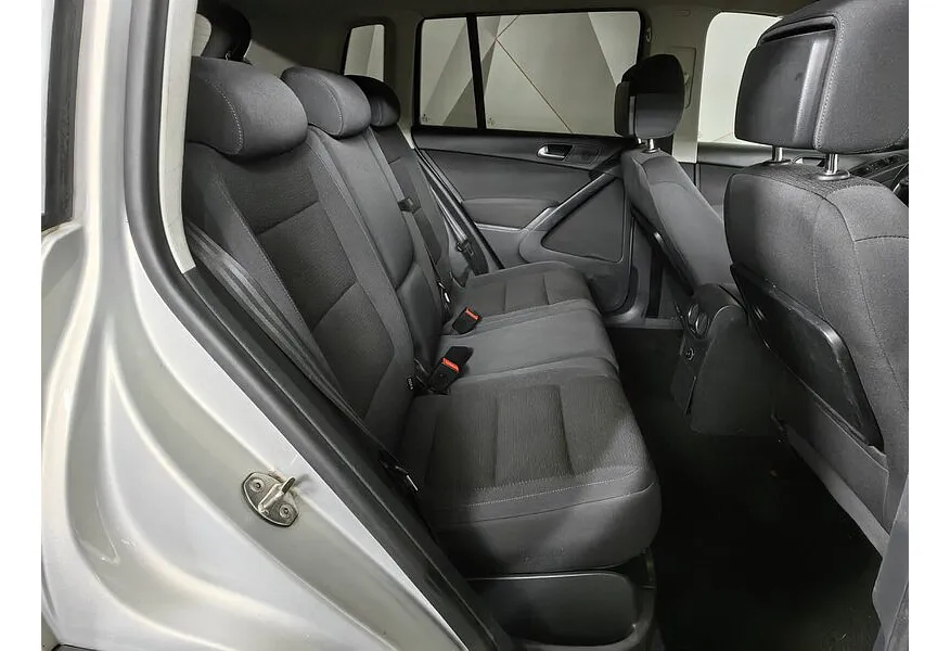 Volkswagen Tiguan 1.4 TSI BlueMotion DSG (150 л.с.) Желтый в АВИЛОН. Слайд №8