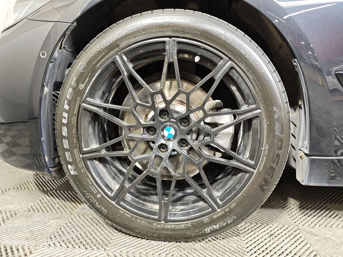 BMW 5 серия 520d xDrive Steptronic (190 л.с.) M Sport Черный в АВИЛОН. Слайд №7