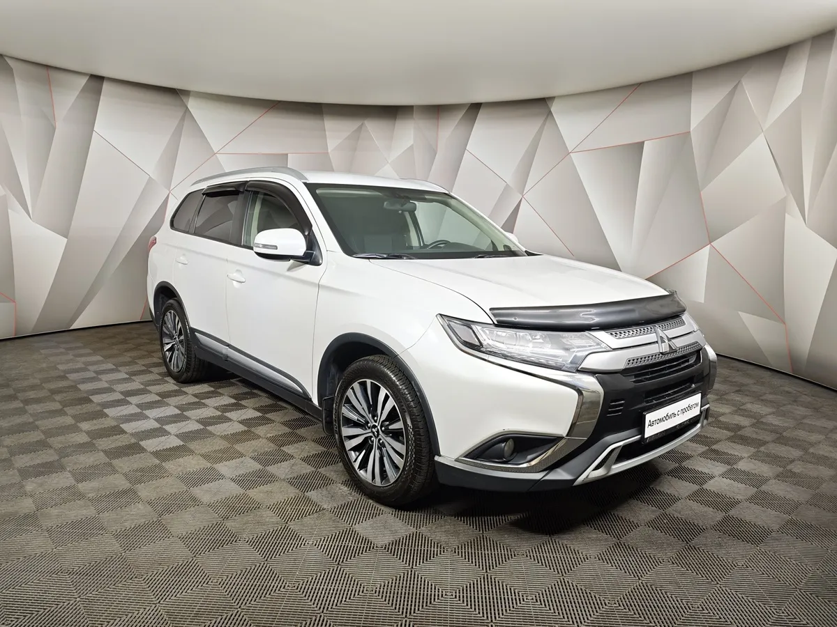 Mitsubishi Outlander 2.0 CVT 4WD (146 л.с.) Instyle E29 Белый в АВИЛОН. Слайд №3