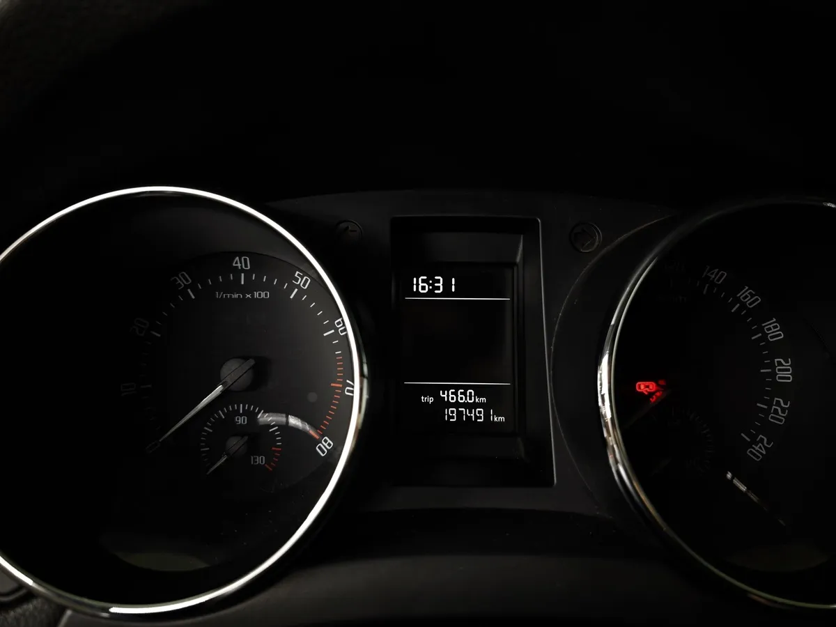 Skoda Yeti 1.2 TSI DSG (105 л.с.) Active Бежевый в АВИЛОН. Слайд №16