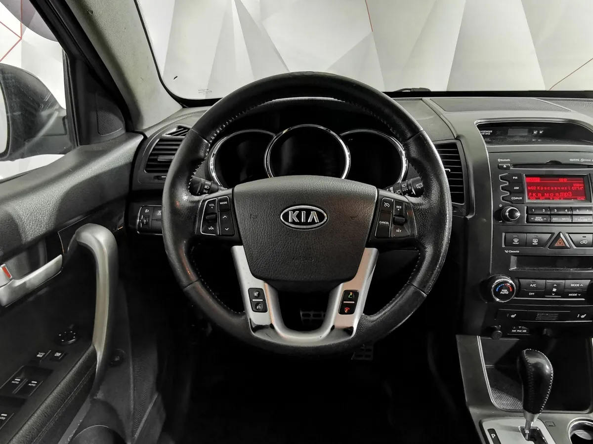 Kia Sorento 2.4 AT 4WD (175 л.с.) Comfort Серебристый в АВИЛОН. Слайд №19