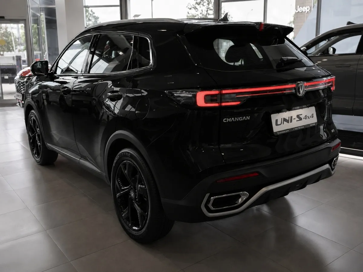 Changan UNI-S 1.5T 7DCT 4WD (181 л.с.) Техно Черный в АВИЛОН. Слайд №6