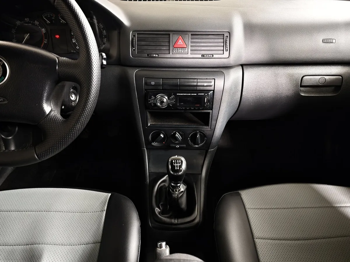 Skoda Octavia 1.4 MT (75 л.с.) Серебристый в АВИЛОН. Слайд №15