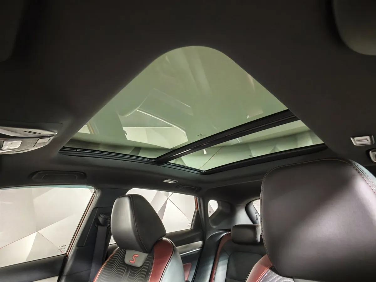 Geely Coolray 1.5T 7DCT 2WD (150 л.с.) Flagship Оранжевый в АВИЛОН. Слайд №20