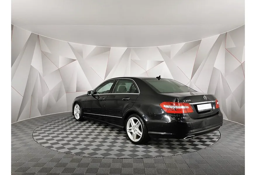 Mercedes-Benz E-Класс E 300 BlueEfficiency 7G-Tronic Plus (249 л.с.) Черный в АВИЛОН. Слайд №4