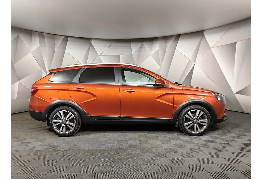 ВАЗ (Lada) Vesta 1.8 MT (122 л.с.) Оранжевый в АВИЛОН. Слайд №6