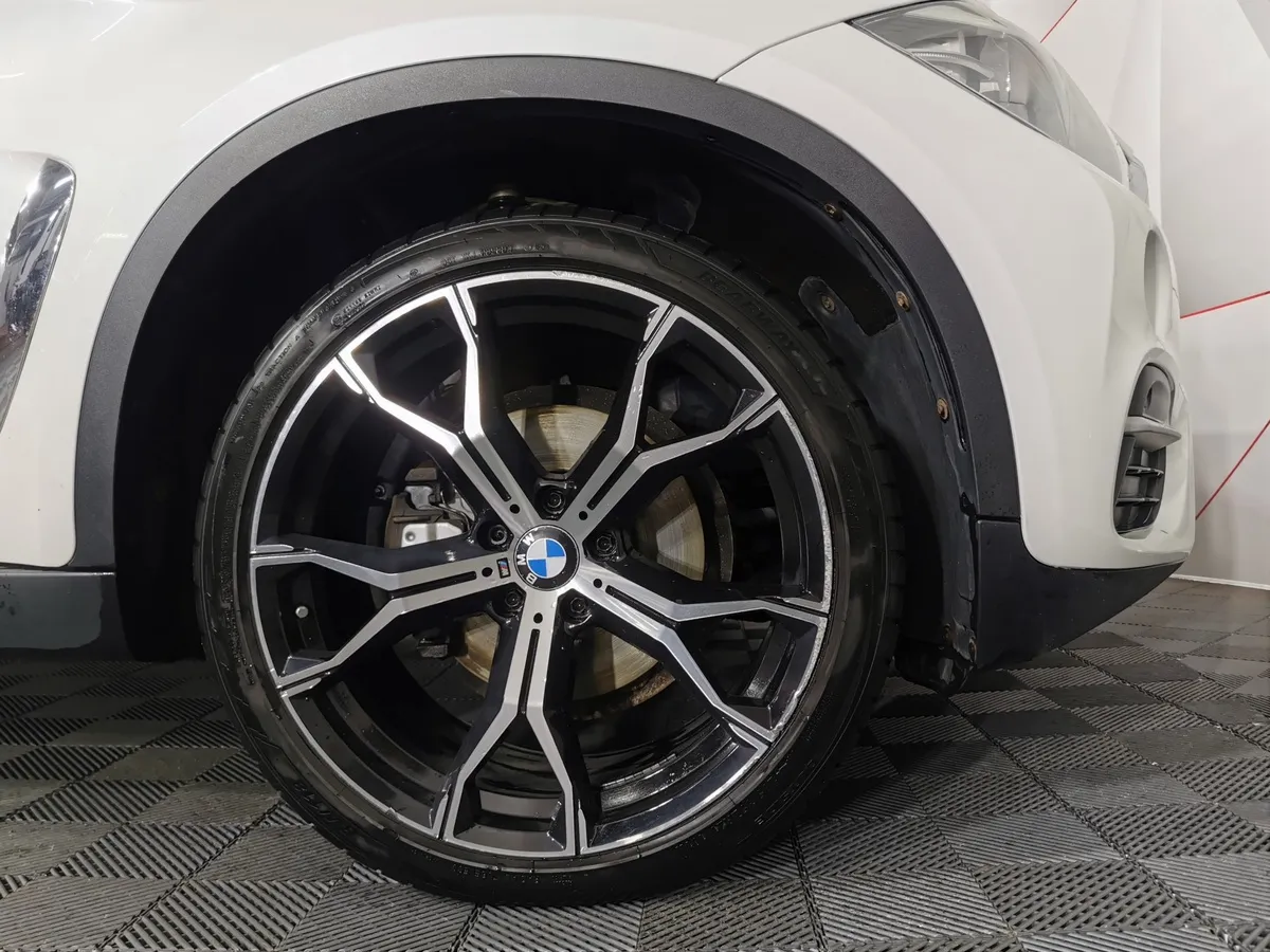 BMW X6 xDrive35i Steptronic (306 л.с.) Белый в АВИЛОН. Слайд №7