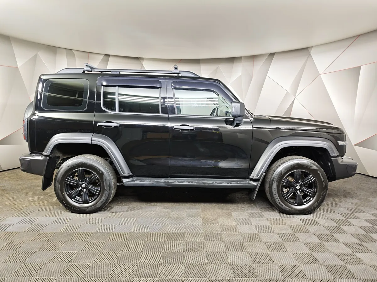 TANK 300 2.0T AT 4WD (220 л.с.) Сити Премиум Черный в АВИЛОН. Слайд №6