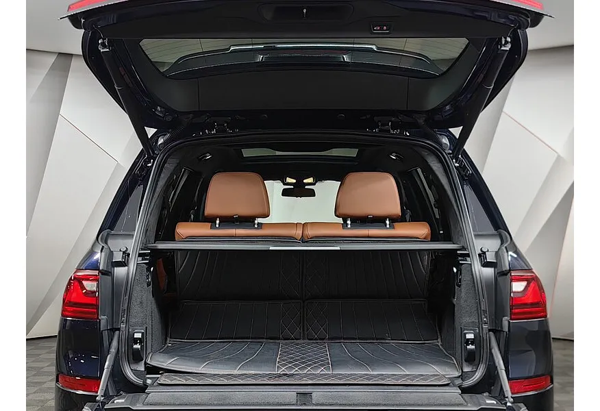 BMW X7 xDrive40d Steptronic (340 л.с.) M Sport Pro Черный в АВИЛОН. Слайд №9