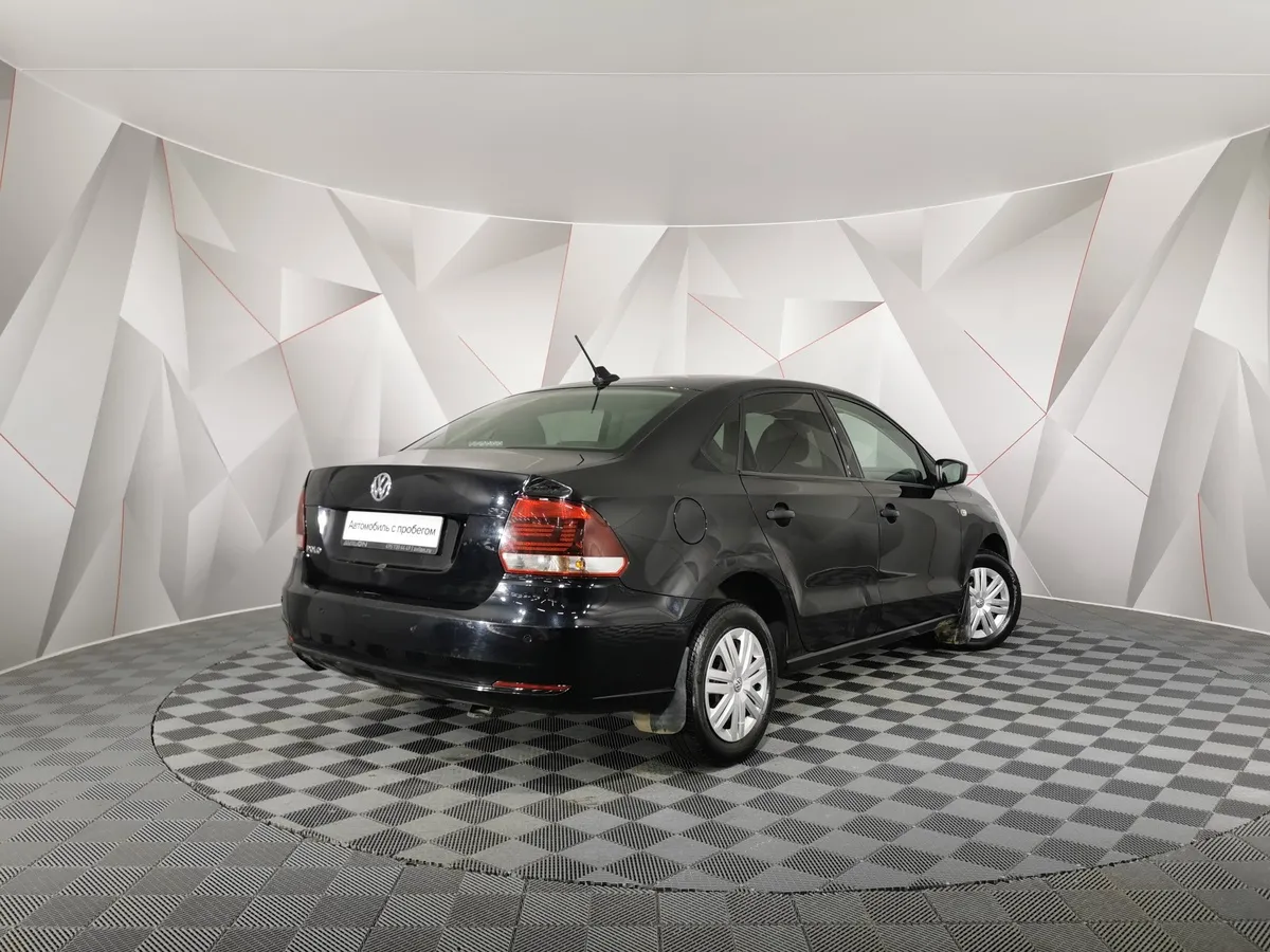 Volkswagen Polo 1.6 MPI MT (90 л.с.) Comfortline Черный в АВИЛОН. Слайд №2