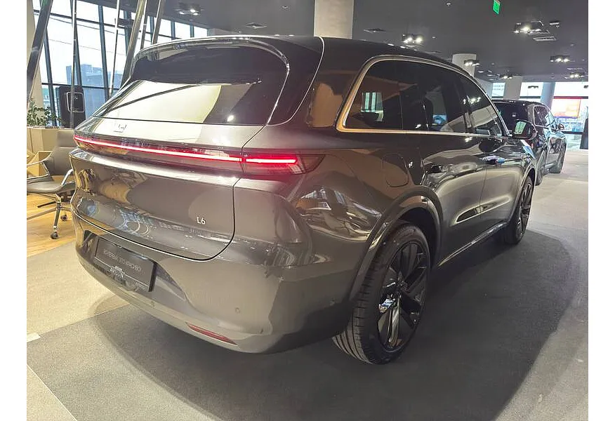 Li Auto L6 1.5 AT 4WD (150 л.с.) Max Серый в АВИЛОН. Слайд №3 Li Auto L6 1.5 AT 4WD (150 л.с.) Max Серый в АВИЛОН. Слайд №3