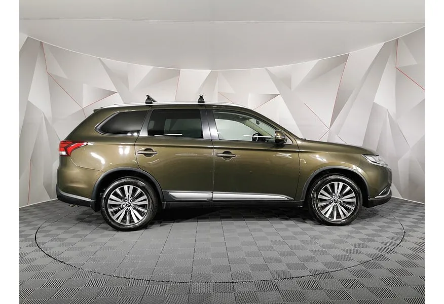 Mitsubishi Outlander 2.0 CVT 4WD (146 л.с.) Instyle E29 Коричневый в АВИЛОН. Слайд №4