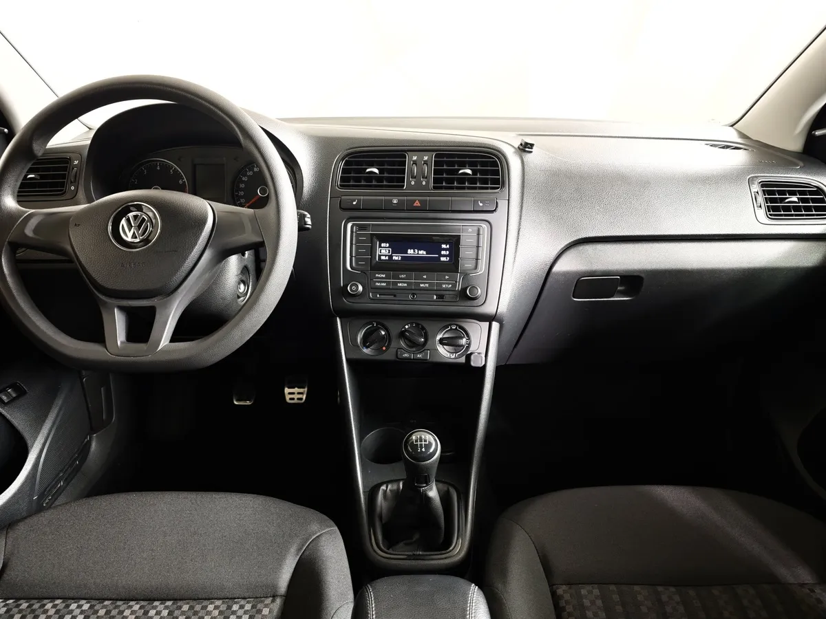 Volkswagen Polo 1.6 MPI MT (90 л.с.) Trendline Белый в АВИЛОН. Слайд №13