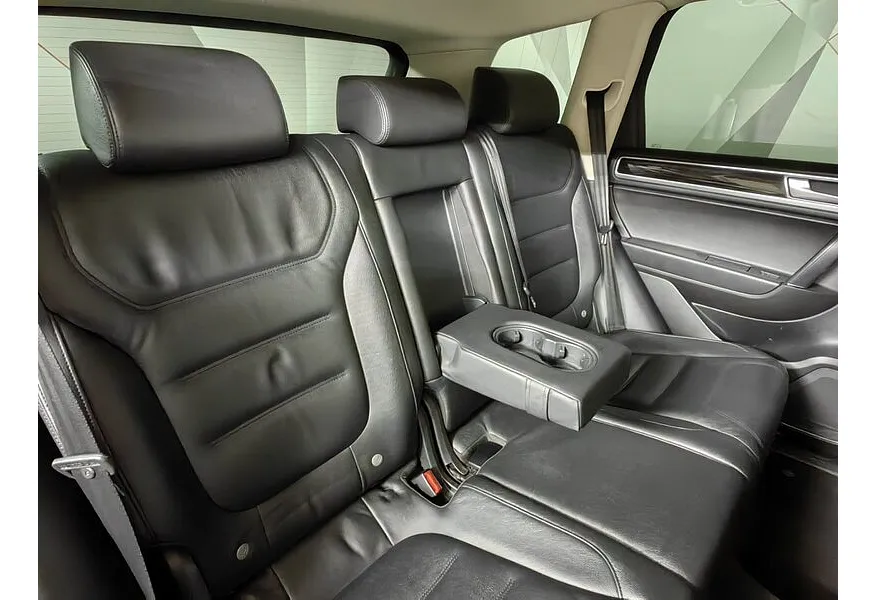 Volkswagen Touareg 3.6 FSI Tiptronic 4Motion (249 л.с.) V6 FSI Черный в АВИЛОН. Слайд №16
