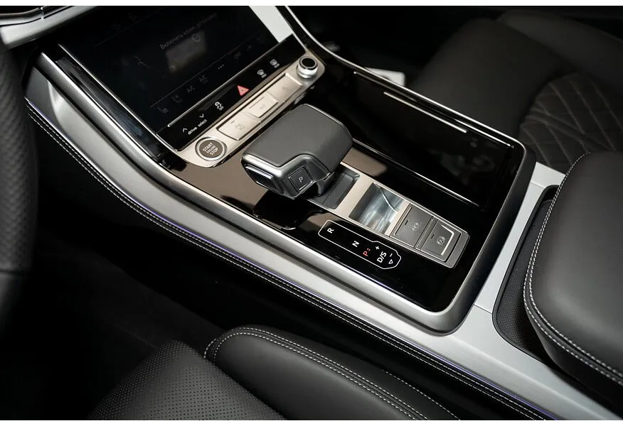 Audi Q8 3.0 TFSI tiptronic quattro (340 л.с.) Черный в АВИЛОН. Слайд №16