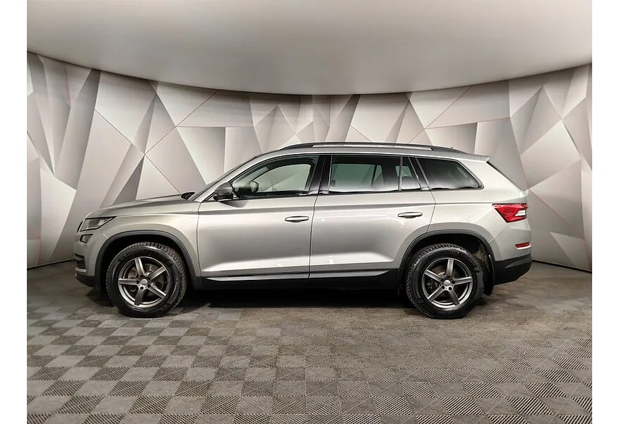 Skoda Kodiaq 2.0 TDI DSG 4X4 (150 л.с.) Бежевый в АВИЛОН. Слайд №5