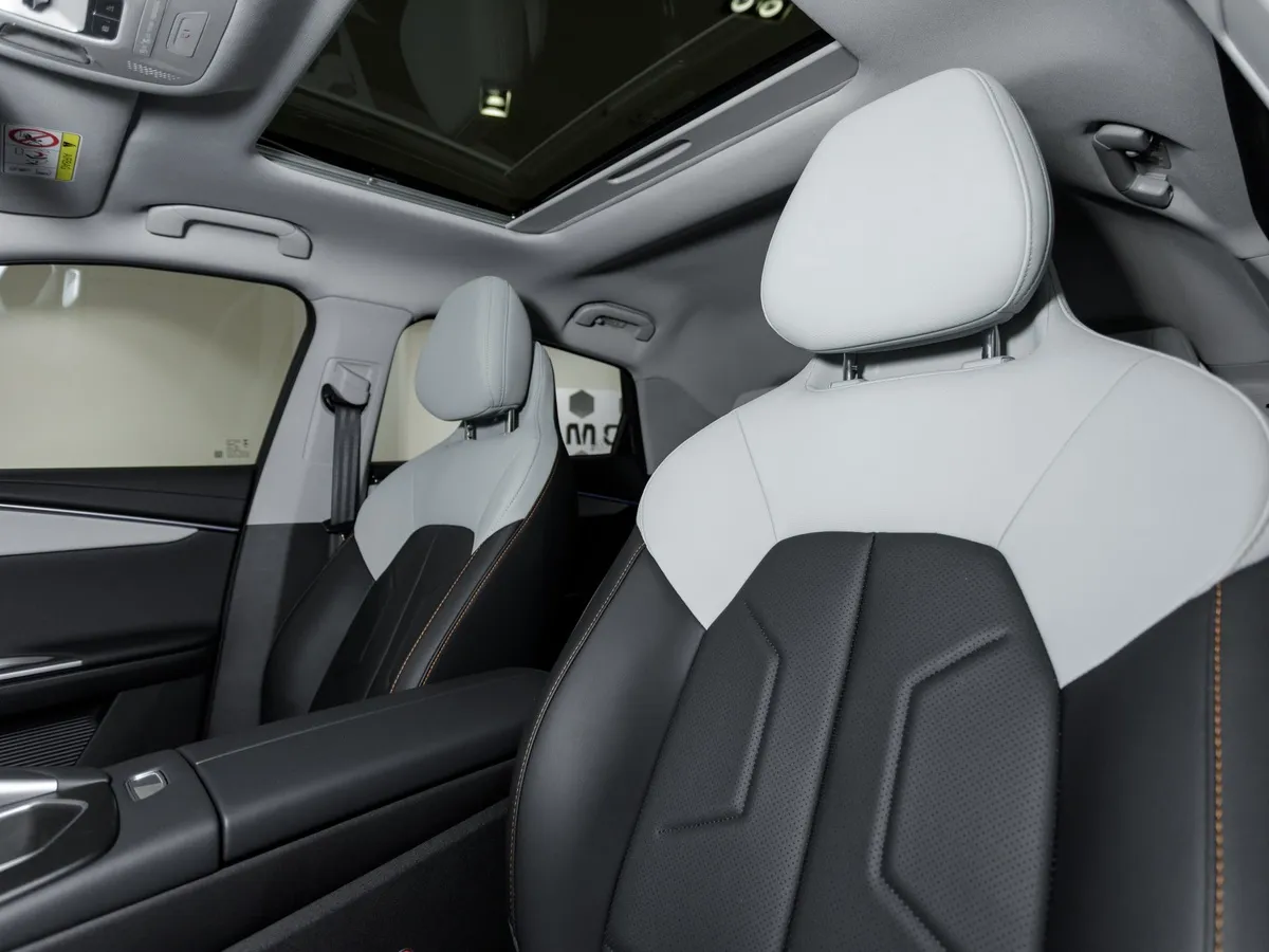 Omoda C5 1.5T DCT AWD (147 л.с.) Стиль Серый в АВИЛОН. Слайд №10