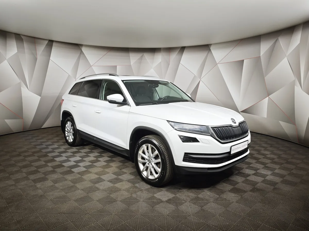 Skoda Kodiaq 2.0 TSI DSG 4X4 (180 л.с.) Белый в АВИЛОН. Слайд №3