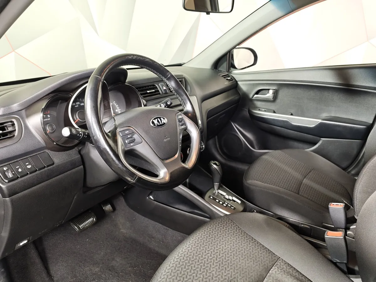 Kia Rio 1.4 AT (107 л.с.) Черный в АВИЛОН. Слайд №19